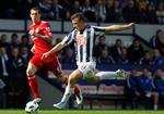 skadet. Daniel Agger holdt ikke en halvleg mod Newcastle. Danskeren måtte humpe ud med en knæskade. 