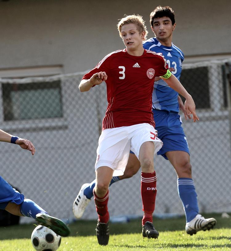 debutant. For anden gang i denne uge fik Nicolai Boilesen debut, da han for første gang var med i Ajax' førsteholdstrup. I mandags fik han efter kampe på U16-, U17- og U19-landsholdene sin første kamp på U20-landsholdet, der spillede 1-1 på udebane mod Portugal. 