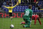 1-0. Med sit første Superligamål bragte Mathias Gehrt Brøndby på 1-0 efter fem minutter. 