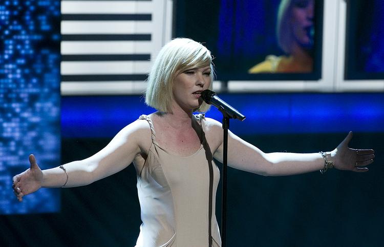 MUSIKSHOW. Politikens læsere vil have 32-årige Annelouise som vinder. 
