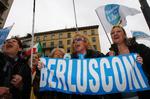 CHOK. Der er muligvis gode nyheder til Berlusconis støtter. Et flertal i parlamentet ønsker, at retssagen skal føres i parlamentet i stedet for i retten i Milano, og det kan udsætte retssagen. 