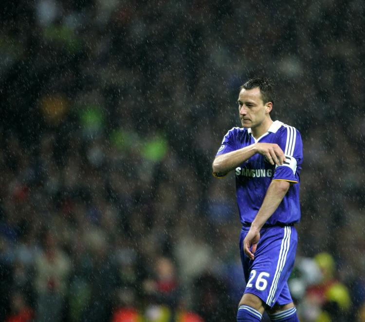 brændt. Chelseas John Terry på vej mod det afgørende straffespark i finalen i 2008 mod Manchester United, hvor anføreren snublede og brændte sparket. 