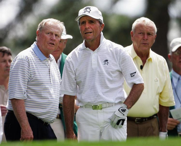 Gary Player (9 Majorsejre) omgivet af Jack Nicklaus (18) og Arnold Palmer (7) forud for US Masters på Augusta i april. 