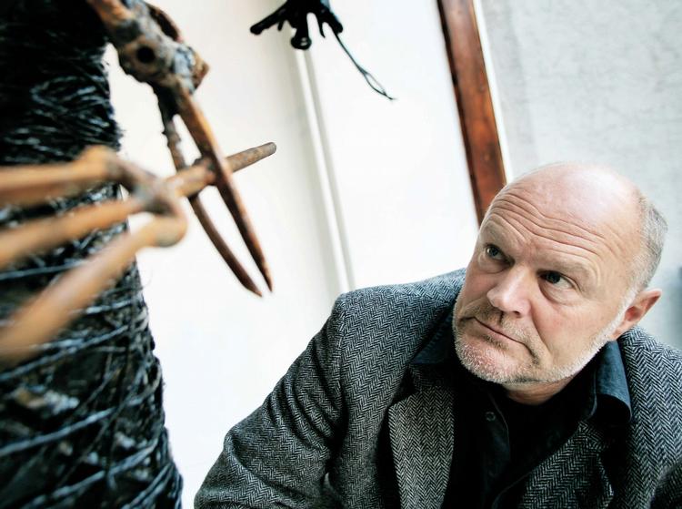 Kunststøtte. Kunstneren Steffan Herrik (billedet) bor på Fyn. Alene af den grund gør han sig ingen forhåbninger om at modtage Statens Kunstfonds tre-årige legat. 