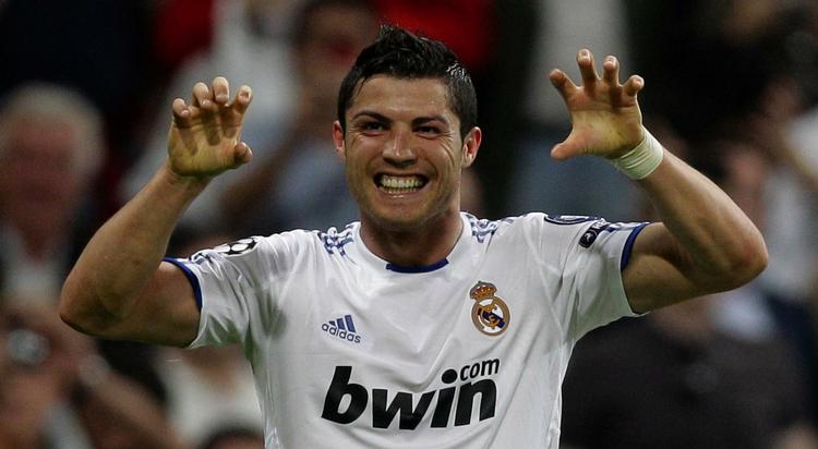 Rekordmanden. Cristiano Ronaldo blev solgt for lidt over 700 millioner kroner i 2009. Helt op til 10 procent af transfersummen er havnet i lommerne på rådgivere. 