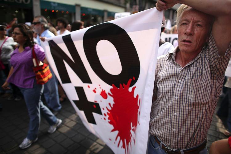 Nej! Mexico City i går. Det formodes, at flere end 37.000 mennesker har mistet livet siden 2006 i den mexicanske narkokrig. 