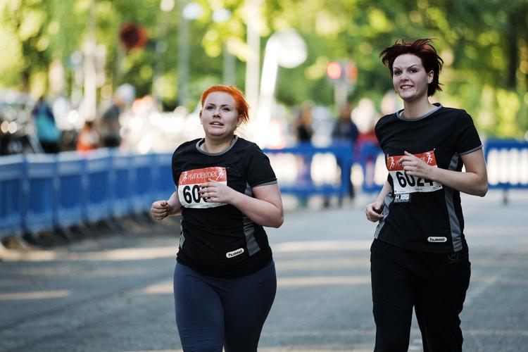 STARTHJÆLP. Istedet for goodiebag får kvinderne 10 x fællestræning inden Spartas nye 10 km Kvindeløb i juni. 
