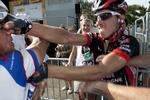uværdigt. Carlos Barredo fra Quick Step (tv) og Rui Costa kom op og slås efter 6. etape af Tour de France sidste år. 