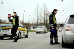 taget. Hvert år fanger politiet 6.131 bilister uden kørekort. Dansk Folkeparti vil sætte dem i fængsel anden gang, de bliver taget. 