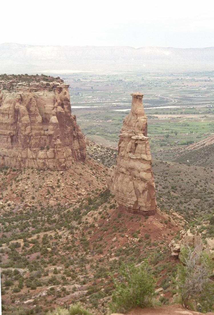 Nedlukning. Den eventuelle nedlukning af en række offentlige instanser i USA vil få store økonomiske konsekvenser for de mange nationalparker. På billedet er det uafhængighedsmonumentet i en nationalpark i Colorado. 
