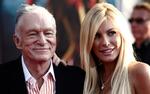 Grundlæggeren af Playboy Hugh Hefner vil forsøge at indtage internettet. 57 års udgaver af bladet eller mere end 130.000 sider vil blive lagt på nettet. 