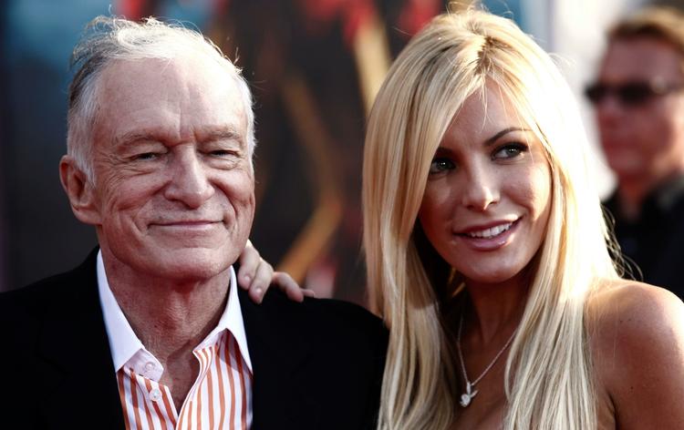 Grundlæggeren af Playboy Hugh Hefner vil forsøge at indtage internettet. 57 års udgaver af bladet eller mere end 130.000 sider vil blive lagt på nettet. 