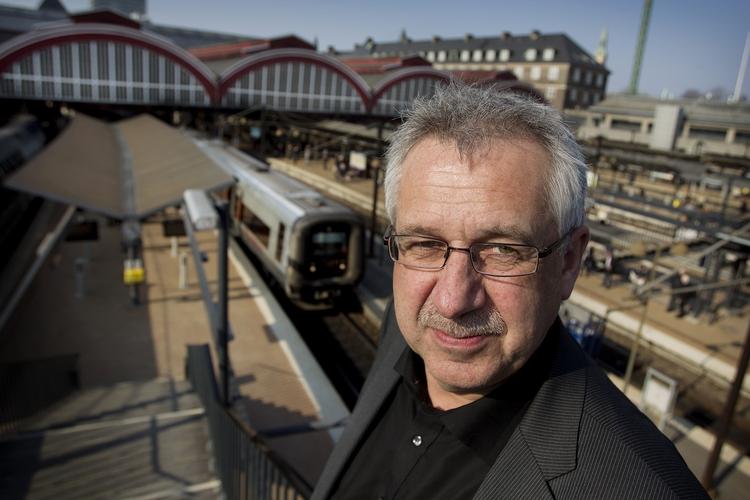 Udsættelse. »Der ikke går nogen skår af mig ved at udsætte fristen for svar yderligere en uge til den 26. april«, siger transportministeren. 