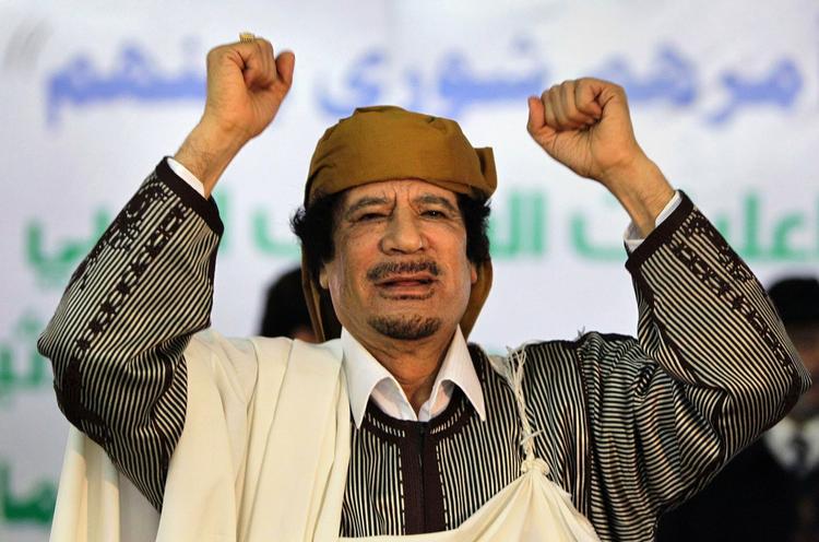 Fredssnak. Moamar Gaddafi skal mødes med repræsentanter fra Den Afrikanske Union for at forhandle om fred i Libyen. 