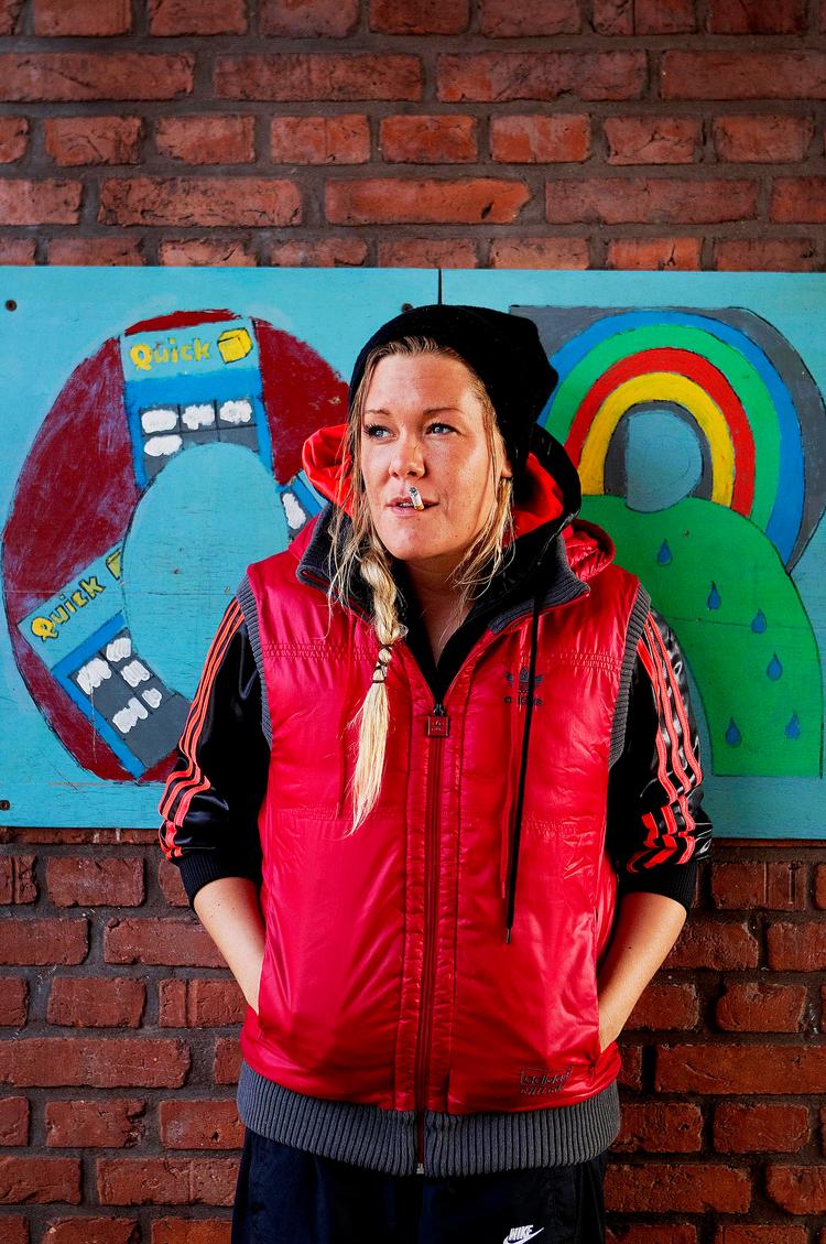 Lejerbo. Internet og mobiltelefoner fandtes ikke i Linda P's barndom, så det var bare ud på plænen mellem boligblokkene.  En verden i sig selv. Og blev der ikke lukket op hos en af »de andre drenge«, måtte man ud og lede. 