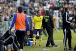 vred. Udvisningen af Micharl Krohn-Dehli skabte vrede i Brøndbylejren, og dommer Michael Svendsen erkendte efterfølgende, at der kun skulle have været uddelt et gult kort. 