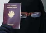 Lovbryder. Fra i dag er det ulovligt at bære burka eller niqab i det offentlige rum i Frankrig. 