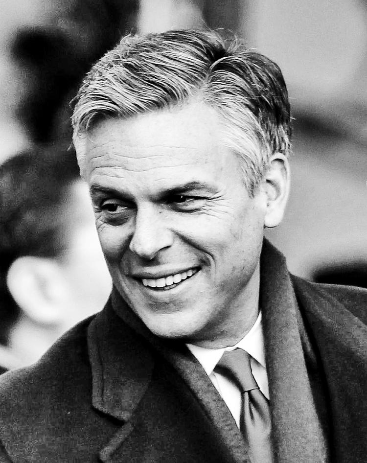 <b>Jon Huntsman</b><br></br><b>Alder:</b> 50 år.<br></br><b>Baggrund:</b> USA’s ambassadør i Kina. Tidligere guvernør i Utah.<br></br><b>Styrker:</b> Er milliardær og kan dermed finansiere sin valgkamp selv. Var en populær guvernør, har stor udenrigspolitisk erfaring og taler flydende kinesisk.<br></br><b>Svagheder:</b> Er ukendt i befolkningen og mormon, hvilket kan skræmme mange kristne vælgere væk. Er forholdsvis progressiv, når det gælder sociale normer, og har arbejdet sammen med præsident Obama, der udnævnte ham til USA’s ambassadør i Kina. 