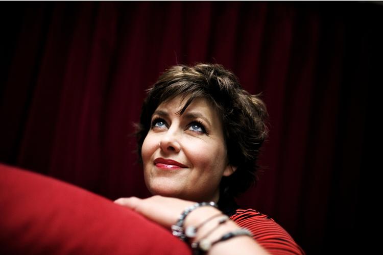 For pæn. At have indiskutabel klasse er ikke det samme som at have en troldsplint i stemmen og en ræv bag øret, skriver Kim Skotte om Dodo Gads fortolkning af Svantes Viser. 