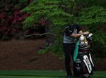 færdig. Efter sit teeslag på 13. hul gik det op for Rory McIlroy at sejrschancen i US Masters var forduftet. 