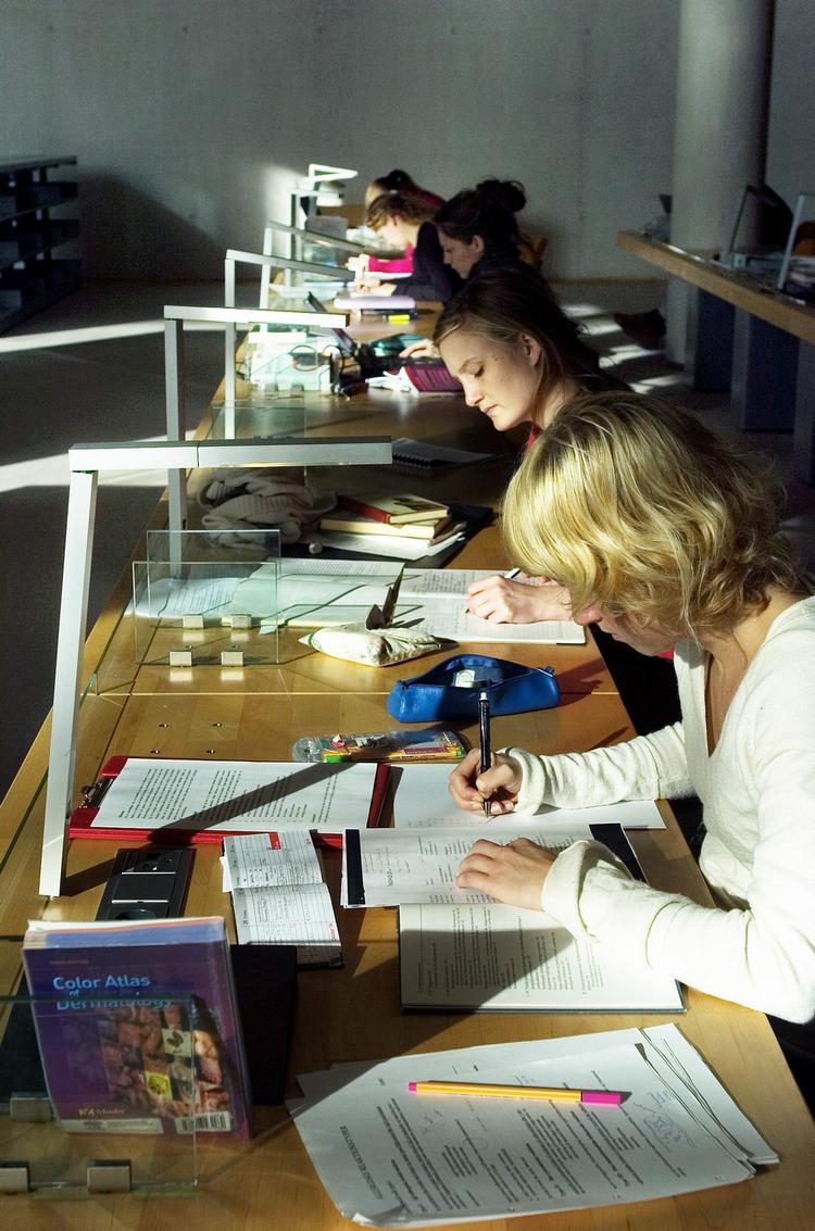 synergi. DEA's kortlægning, der offentliggøres i dag, viser, at Danmark på to årtier har fået 58 nye campusser på ungdomsuddannelsesområdet. 