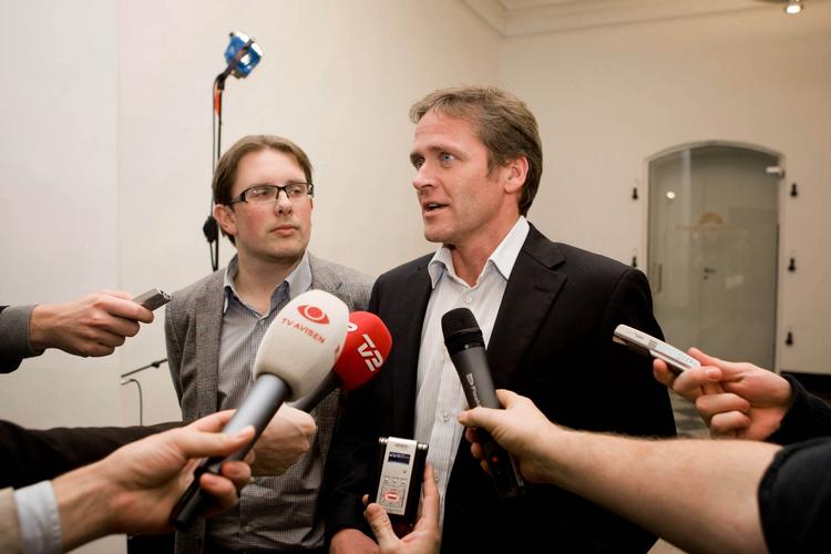 skuffet. »Det er ærgerligt, at regeringen ikke holder fast i sine smukke ambitioner«, siger formand for Liberal Alliance, Anders Samuelsen, efter regeringen har meldt ud, at man kan nøjes med at justere efterlønnen og ikke afskaffe den som hidtil annonceret. 