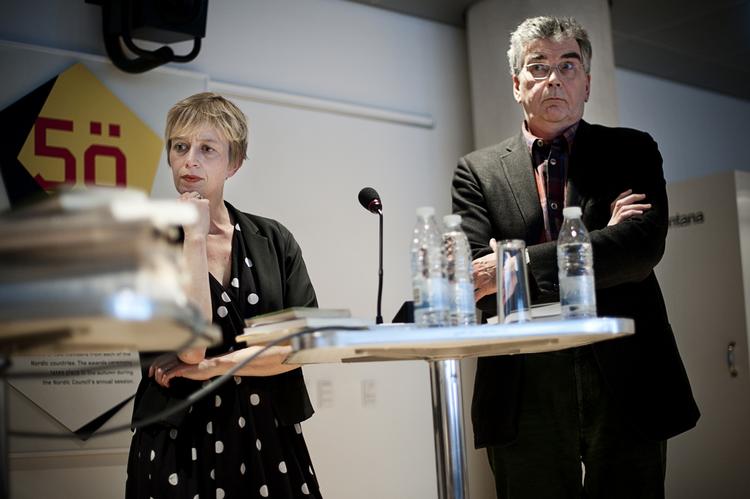 Forsvarligt? Var det forsvarligt at nominerer de to unge danske forfattere Josefine Klougart og Harald Voetmann til Nordisk Råds Litteraturpris? Her ses de to medlemmer af bedømmelseskomiteen Lilian Munk Rösing og Asger Schnack til et debatmøde om de kontroversielle nomineringer. 