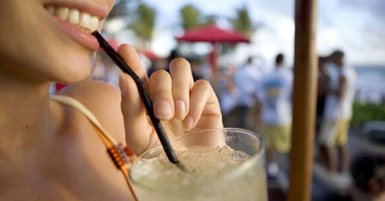 All inclusive lokker med frie drinks, mad og snacks. 