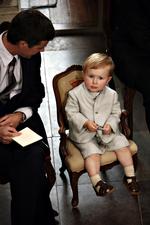 Kronprinsessen Isabella døbes i Fredensborg Slotskirke . På billedet ses Kronprins Frederik og Prins Christian. 
