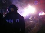 UROLIGHEDER. Politiet kritiseres af christianshavnere, der er utilfredse med, at ordensmagten trækker sig fra kvarteret ved optræk til uro. Foto fra aftenens ballade i bydelen. 