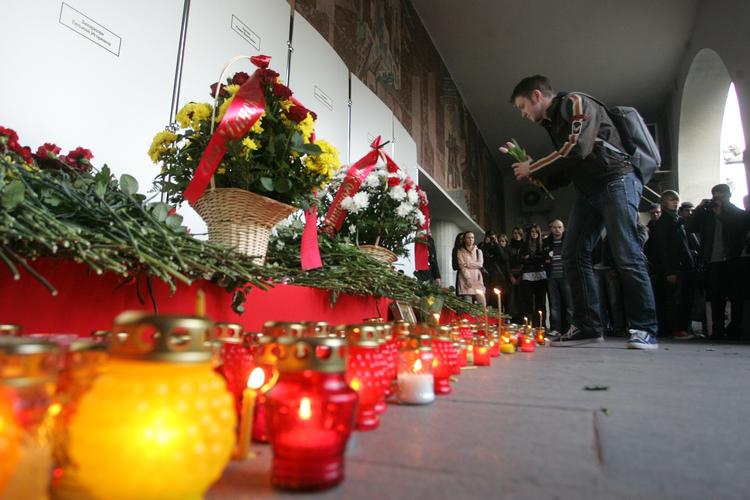 SORG. Hviderusserne har de seneste dag vist deres medfølelse med de 12 personer, der mistede livet under et terrorangreb i Minsk. 