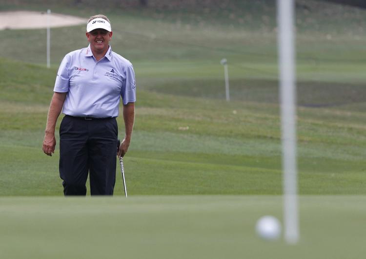 valgfrit. Når Colin Montgomerie i slutningen af maj skal spille powerplaygolf. får han to flag at sigte mod. 