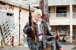 Comeback. Den hollandske skuespiller RutgerHauer (f. 1944) spiller hovedrollen i to film på CPH PIX, Lech Majewskis kunstfilm 'The Mill &amp; The Cross' og Jason Eiseners splatter 'Hobo with a Shotgun' (billedet). Hauer er kendt for sine roller i 'Blade Runner', 'The Hitcher', 'Sin City' og 'Batman Begins'.  Foto fra filmen 