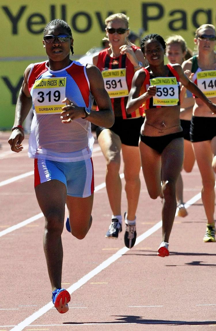 Comeback. 20-årige Caster Semenya (t.v.) vandt i weekenden de sydafrikanske 800 og 1.500 meter-titler tilbage. Hun stillede ikke op ved mesterskaberne i 2010. 