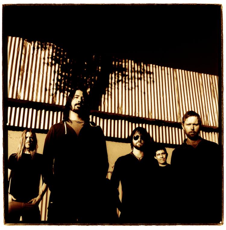 Vokseværk. I samtlige Foo  Fighters' 16 leveår har Dave Grohl dikteret musikken og bandets skiftende sammensætning »Jeg er fucking præsident for vores eget pladeselskab. Det er vildt«, siger han i dag. 