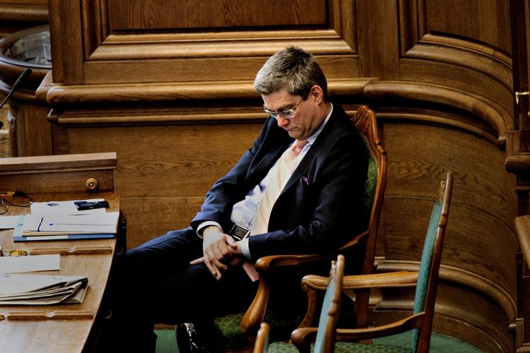 Idiot? Europarådets menneskerettighedskommissærs kritik af EU-ministre foranledigede i går følgende udtalelse fra Søren Pind: »Manden er åbenlyst idiot og derfor ikke værd at spilde tid på«. 