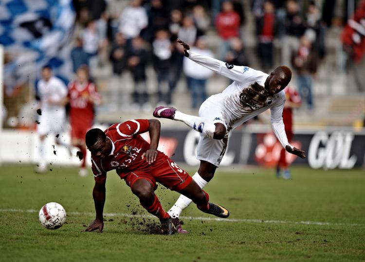 op. Der skal kigges opad, ikke nedad, når Jores Okore og de øvrige FCN-spillere skal forberede sig på de kommende kampe. 