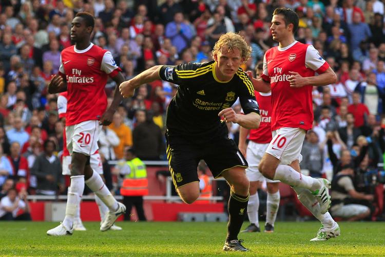 øv. Et straffespark af Dirk Kuyt laaangt inde i overtiden kostede endnu en gang Arsenal en sejr. 