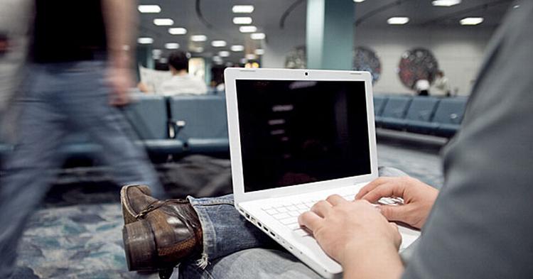 GRATIS internet er på vej til de danske lufthavne i løbet af 2011. 