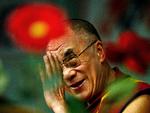 OVERHOVED. Dalai Lama er for nylig gået af som politisk leder for den eksil- tibetanske regering. Men dermed har han næppe tabt betydning som symbol for  tibetanernes ønske om åndelig og  religiøs frihed. Foto: Vincent Yu/AP 