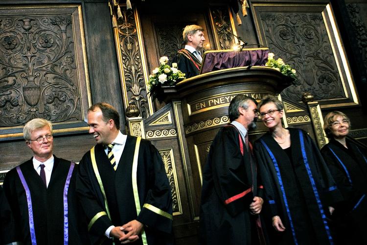 Uddannelse. Ralf Hemmingsen, der er rektor på Københavns Universitet, bød sidste års nye studerende velkommen i festsalen i KUs gamle hovedbygning på Frue Plads i København. 