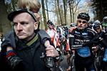 kaos. Mens holdleder Claus Hembo kun havde sin søn at slæbe på, fik løbsledelsen hele feltet på nakken, da søndagens Post Cup-løb endte i kaos og forvirring. 