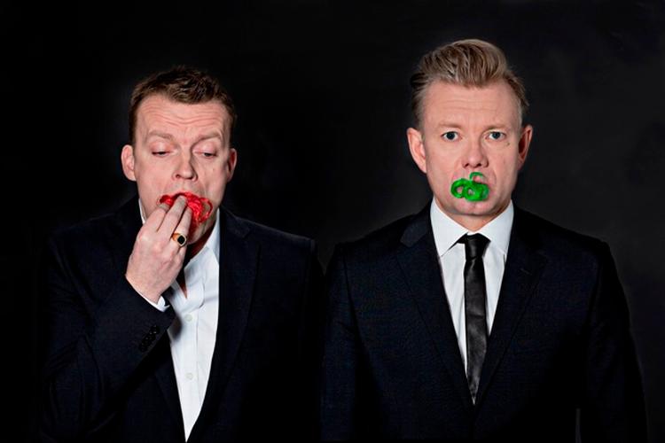 Intimt. 'Casper &amp; Frank. Nu som mennesker' hedder det nye show med Casper Christensen og Frank Hvam. 