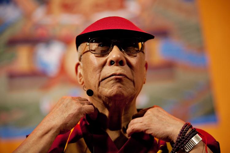 Åndlighed. Dalai Lama mødes i dag med danske politikere - nøje fulgt af de kinesisiske myndigheder. 