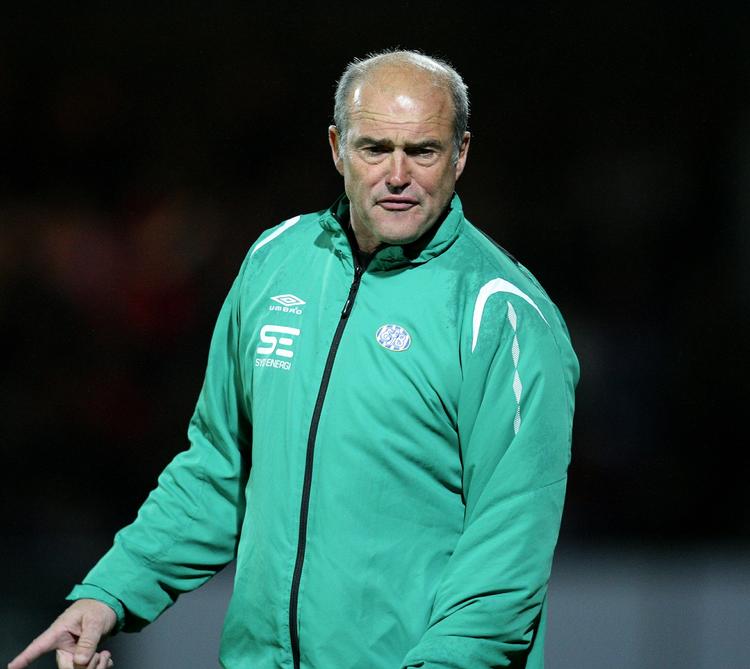 pausefrygt. Ove Pedersen har haft sin første dag som arbejdsløs, da han gik fra Esbjerg fB, men nu vil han i gang igen. 