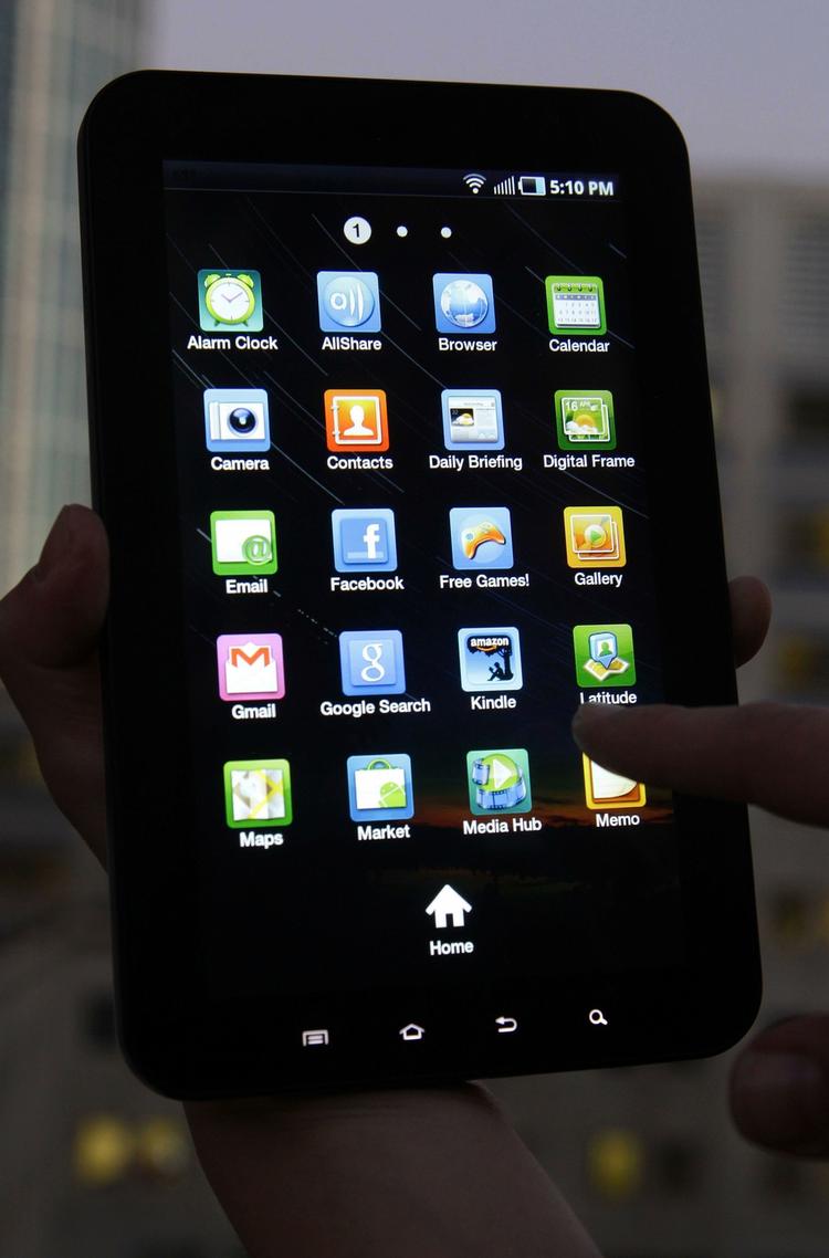 STRID. Her ses koreanske Samsungs Galaxy Tab, som amerikanske Apple hævder er en direkte kopi af Apples iPad. Det har fået Apple til at lægge sag an mod Samsung 