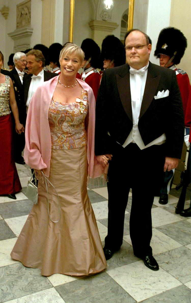 Daværende socialminister Henriette Kjær og gemal Erik Skov Pedersen til festmiddag på Christiansborg. 