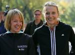 dødsfald. Den nidobbelte New York Marathon-vinder Grete Waitz (th) ses her sammen med den amerikanske maratonløber Deena Kastor ved London Marathon i 2006 kort efter, nordmanden havde fået stillet sin kræftdiagnose. 