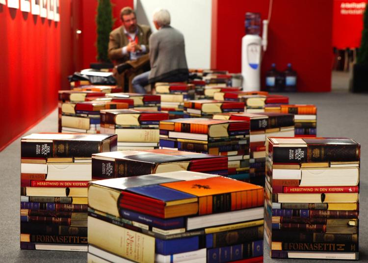 HELDIGVIS. Noget tyder på, at Københavns Universitet får dispensation af Videnskabsministeriet og i stedet for forbrændingen kan forære bøgerne til f.eks. de studerende. 