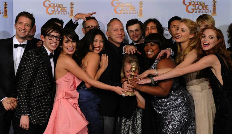 Teenagedrømme. Fans af tv-serien 'Glee' har fået spoleret spændingen. En statist har tweetet om, hvem der bliver prom queen i et senere afsnit. Advarsel: Hvis ikke du ønsker at finde ud, af hvem den heldige bliver, skal du ikke læse nedenstående artikel. 